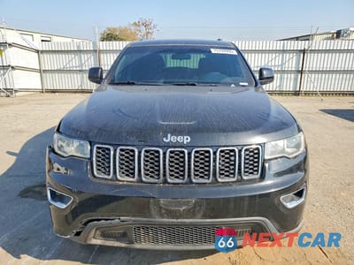 Piąte zdjęcie samochodu w środku: 2018 JEEP GRAND CHEROKEE LAREDO VIN:1C4RJFAG8JC223308 - miniatura