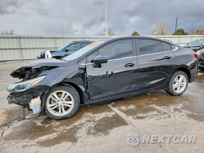 2018 CHEV CRUZE LT 1G1BE5SM3J7107858 - główne zdjęcie licytacji z USA - miniatura