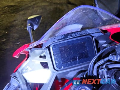 Zdjęcie 7 z 8 samochodu: 2025 HONDA CBR500 RA VIN:MLHPC7051S5102193 - miniatura