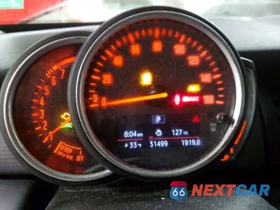 Zdjęcie 9 z 11 samochodu: 2018 MINI COOPER VIN:WMWXP5C53J2G63292 - miniatura