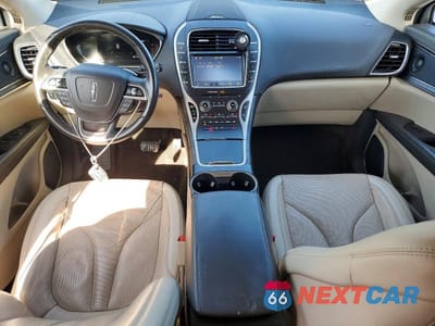 Zdjęcie 8 z 13 samochodu: 2020 LINCOLN NAUTILUS RESERVE VIN:2LMPJ6K93LBL33094 - miniatura