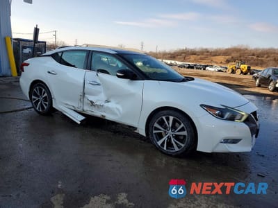 Czwarte zdjęcie samochodu z boku: 2018 NISSAN MAXIMA 3.5 SL VIN:1N4AA6AP9JC402590 - miniatura