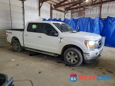 Czwarte zdjęcie samochodu z boku: 2021 FORD F150 SUPERCREW VIN:1FTEW1EB5MKE00540 - miniatura