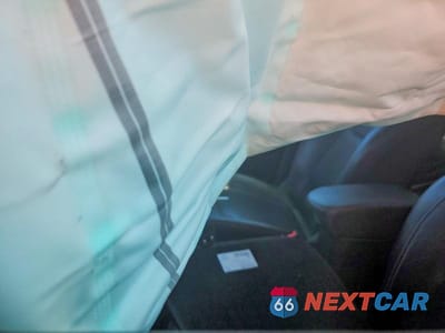 Zdjęcie 9 z 12 samochodu: 2021 JEEP RENEGADE LIMITED VIN:ZACNJDD1XMPM54069 - miniatura