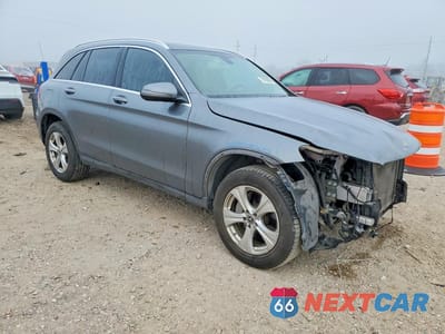 Czwarte zdjęcie samochodu z boku: 2018 MERCEDES-BENZ GLC 300 VIN:WDC0G4JB6JV098601 - miniatura