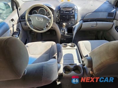 Zdjęcie 8 z 12 samochodu: 2004 TOYOTA SIENNA CE VIN:5TDZA23C245101226 - miniatura