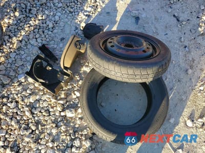 Zdjęcie 12 z 13 samochodu: 2007 FORD FOCUS VIN:1FAFP34N67W229731 - miniatura