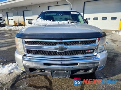 Piąte zdjęcie samochodu w środku: 2011 CHEVROLET SILVERADO K1500 LT VIN:1GCRKSE37BZ192628 - miniatura