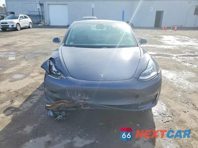 Piąte zdjęcie samochodu w środku: 2019 TESLA MODEL 3 VIN:5YJ3E1EA0KF407410 - miniatura