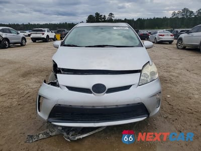 Piąte zdjęcie samochodu w środku: 2014 TOYOTA PRIUS THREE VIN:JTDKN3DU4E0371839 - miniatura