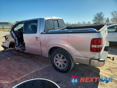 Drugie zdjęcie samochodu z przodu: 2006 LINCOLN TOWNHOUSE MARK LT VIN:5LTPW18536FJ13057 - miniatura