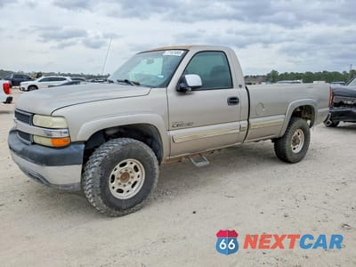 2002 CHEVROLET SILVERADO C2500 HEAVY DUTY 1GCHC24162E108783 - główne zdjęcie licytacji z USA - miniatura