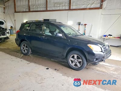 Czwarte zdjęcie samochodu z boku: 2006 TOYOTA RAV4 BASE VIN:JTMZD33V365009047 - miniatura