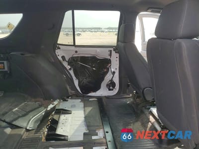 Zdjęcie 11 z 12 samochodu: 2022 CHEVROLET TAHOE C1500 VIN:1GNSCLED1NR247874 - miniatura