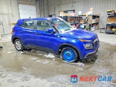 Czwarte zdjęcie samochodu z boku: 2021 HYUNDAI VENUE SE VIN:KMHRB8A3XMU064937 - miniatura