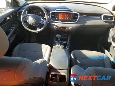 Zdjęcie 8 z 12 samochodu: 2019 KIA SORENTO LX VIN:5XYPG4A53KG580563 - miniatura