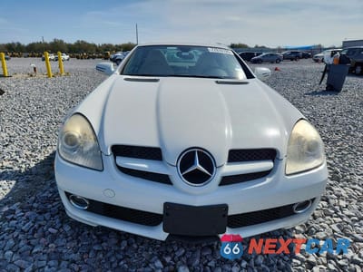 Piąte zdjęcie samochodu w środku: 2009 MERCEDES-BENZ SLK 350 VIN:WDBWK58F29F190984 - miniatura