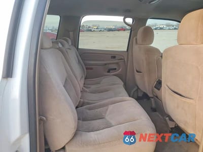 Zdjęcie 11 z 13 samochodu: 2004 CHEVROLET SUBURBAN C1500 VIN:3GNEC16Z64G212340 - miniatura