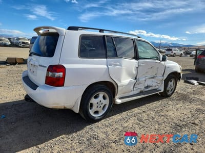 Trzecie zdjęcie samochodu z tyłu: 2004 TOYOTA HIGHLANDER VIN:JTEEP21A840062011 - miniatura