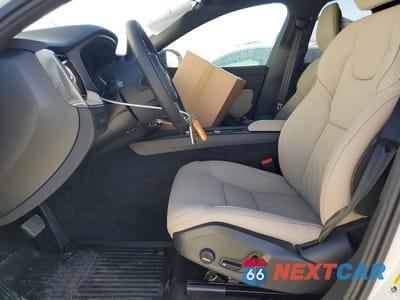 Zdjęcie 7 z 12 samochodu: 2026 VOLVO XC60 PLUS VIN:YV4H60RC3T1388478 - miniatura