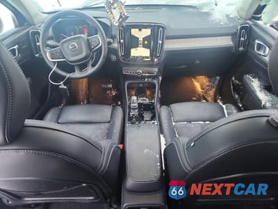 Zdjęcie 8 z 14 samochodu: 2025 VOLVO XC40 PLUS VIN:YV4L12UCXS2465867 - miniatura