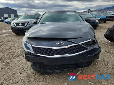 Piąte zdjęcie samochodu w środku: 2016 KIA OPTIMA LX VIN:5XXGT4L33GG025793 - miniatura