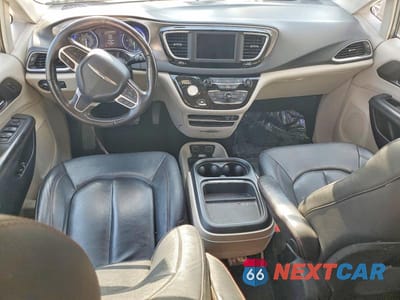 Zdjęcie 8 z 13 samochodu: 2020 CHRYSLER PACIFICA TOURING L VIN:2C4RC1BG4LR271264 - miniatura