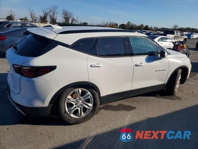 Trzecie zdjęcie samochodu z tyłu: 2021 CHEVROLET BLAZER 3LT VIN:3GNKBJRS3MS508286 - miniatura
