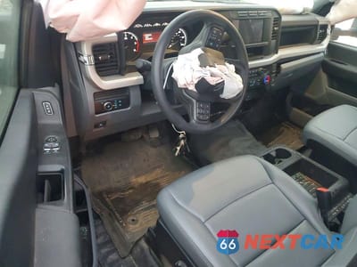 Zdjęcie 8 z 12 samochodu: 2024 FORD F350 SUPER DUTY UTILITY / SERVICE TRUCK VIN:1FDRF3HN0RDA25019 - miniatura