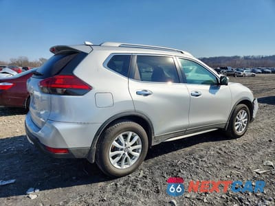 Trzecie zdjęcie samochodu z tyłu: 2017 NISSAN ROGUE SV VIN:5N1AT2MVXHC742957 - miniatura