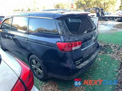 Trzecie zdjęcie samochodu z tyłu: 2018 KIA SEDONA EX VIN:KNDMC5C15J6406834 - miniatura