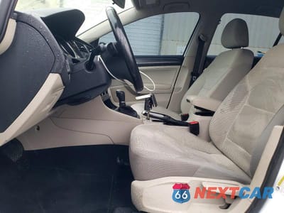 Zdjęcie 7 z 12 samochodu: 2018 VOLKSWAGEN GOLF S VIN:3VWG17AU9JM255151 - miniatura