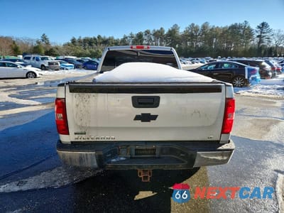 Zdjęcie 6 z 12 samochodu: 2011 CHEVROLET SILVERADO K1500 LT VIN:1GCRKSE37BZ192628 - miniatura