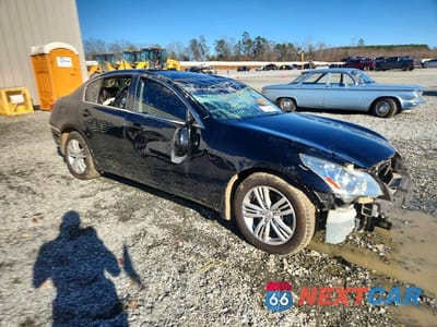 Czwarte zdjęcie samochodu z boku: 2013 INFINITI G37 SEDAN X VIN:JN1CV6AR9DM763764 - miniatura