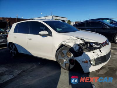 Czwarte zdjęcie samochodu z boku: 2010 VOLKSWAGEN GTI VIN:WVWHD7AJ8AW357447 - miniatura