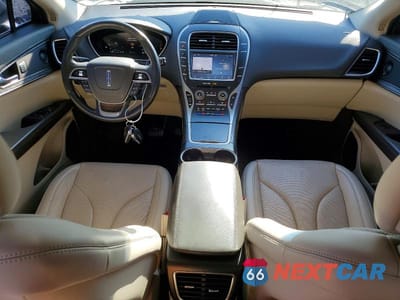 Zdjęcie 8 z 14 samochodu: 2019 LINCOLN NAUTILUS RESERVE VIN:2LMPJ6L92KBL53589 - miniatura