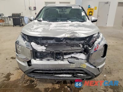 Piąte zdjęcie samochodu w środku: 2025 MITSUBISHI OUTLANDER ES VIN:JA4J4UA88SZ613836 - miniatura