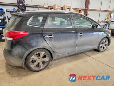 Trzecie zdjęcie samochodu z tyłu: 2016 KIA RONDO VIN:KNAHU8A35G7134273 - miniatura