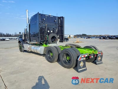 Trzecie zdjęcie samochodu z tyłu: 2023 INTERNATIONAL HX520 SEMI TRUCK VIN:3HSPAAPR0PN428665 - miniatura