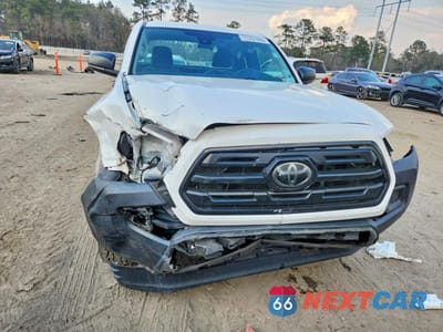 Piąte zdjęcie samochodu w środku: 2018 TOYOTA TACOMA ACCESS CAB VIN:5TFRX5GN6JX122341 - miniatura