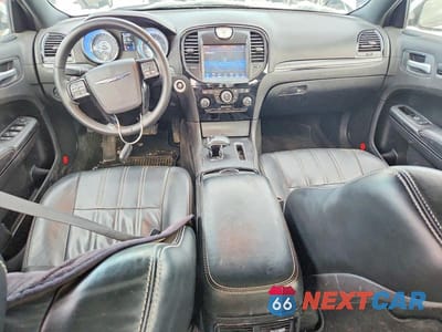 Zdjęcie 8 z 12 samochodu: 2014 CHRYSLER 300 S VIN:2C3CCABG9EH303807 - miniatura