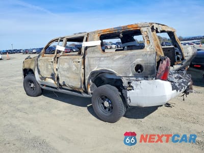 Drugie zdjęcie samochodu z przodu: 2017 CHEVROLET SUBURBAN K1500 VIN:1GNSKKEC6HR297789 - miniatura