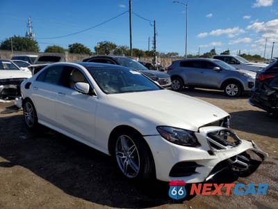 Czwarte zdjęcie samochodu z boku: 2019 MERCEDES-BENZ E 300 VIN:WDDZF4JBXKA508105 - miniatura