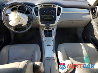 Zdjęcie 8 z 13 samochodu: 2005 TOYOTA HIGHLANDER LIMITED VIN:JTEEP21AX50120055 - miniatura