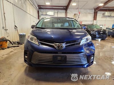 Piąte zdjęcie samochodu w środku: 2018 TOYOTA SIENNA XLE VIN:5TDDZ3DC4JS207048 - miniatura