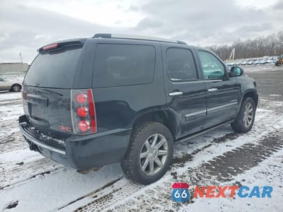 Trzecie zdjęcie samochodu z tyłu: 2014 GMC YUKON DENALI VIN:1GKS2EEF2ER210555 - miniatura