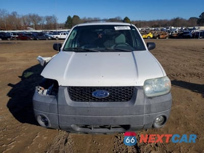 Piąte zdjęcie samochodu w środku: 2005 FORD ESCAPE XLT VIN:1FMYU93185KA24442 - miniatura