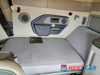 Zdjęcie 6 z 10 samochodu: 2025 VOLVO VNL SEMI TRUCK VIN:4V4BC9EH3SN696544 - miniatura