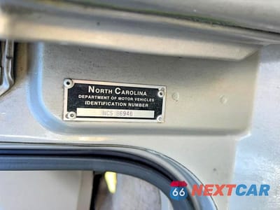 Zdjęcie 13 z 13 samochodu: 2000 LINCOLN NAVIGATOR VIN:5LMFU28A8YLJ19490 - miniatura