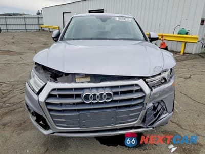 Piąte zdjęcie samochodu w środku: 2018 AUDI Q5 PREMIUM VIN:WA1ANAFY6J2041371 - miniatura